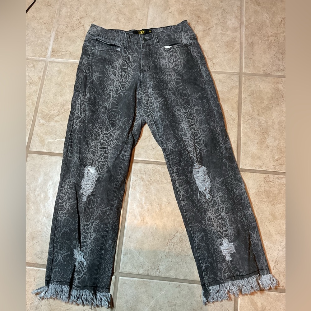 L&B Lucky & Blessed Gray Black Snakeskin Low Rise Boyfriend Distressed Jeans 6